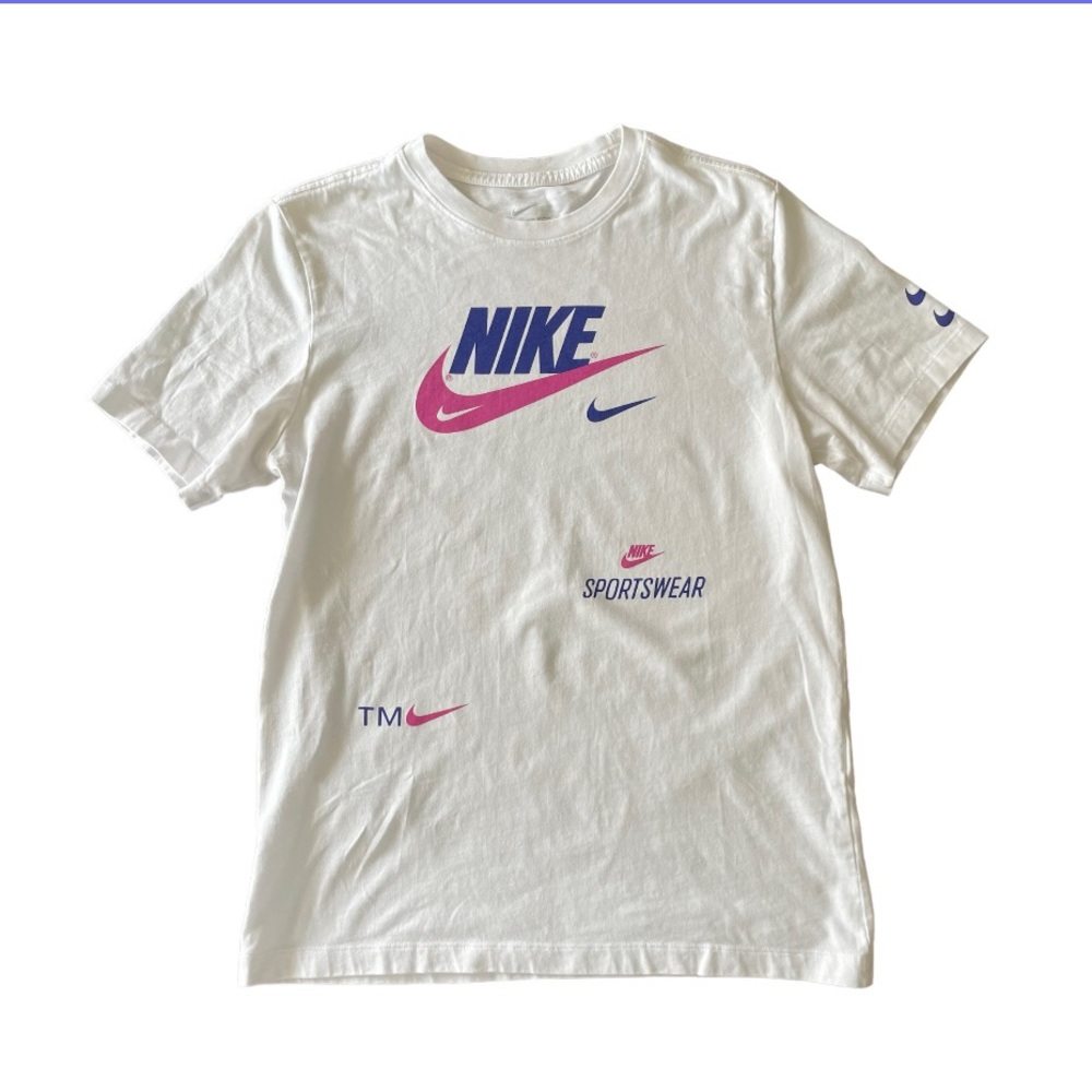 Nike T-shirt with pink fuchsia and purple logo and design, like new medium